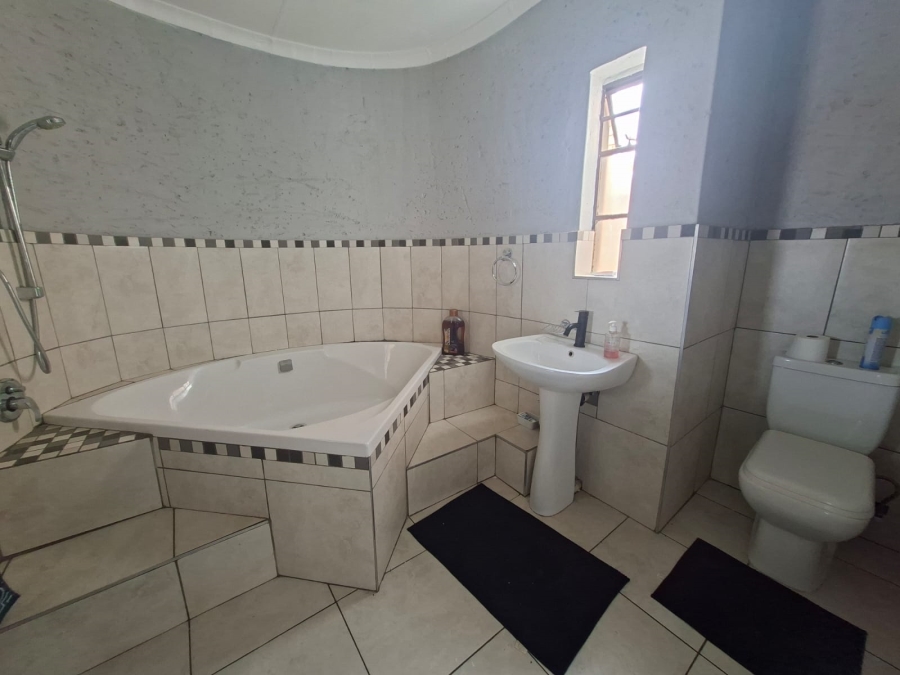 4 Bedroom Property for Sale in Riversdale Gauteng