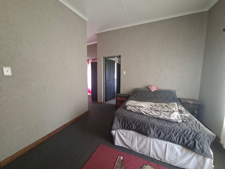 4 Bedroom Property for Sale in Riversdale Gauteng