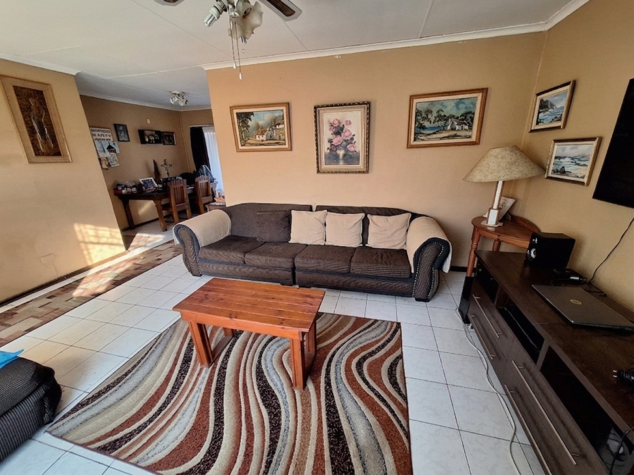 3 Bedroom Property for Sale in Vanderbijlpark SE 6 Gauteng