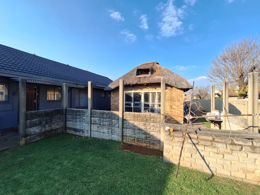 3 Bedroom Property for Sale in Vanderbijlpark SE 6 Gauteng