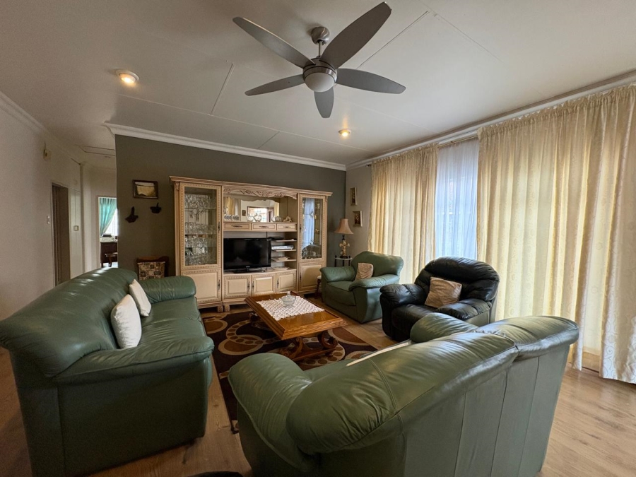 2 Bedroom Property for Sale in Three Rivers East Gauteng