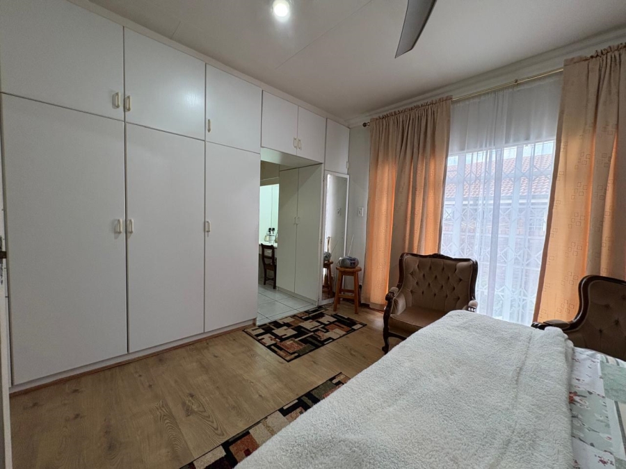 2 Bedroom Property for Sale in Three Rivers East Gauteng