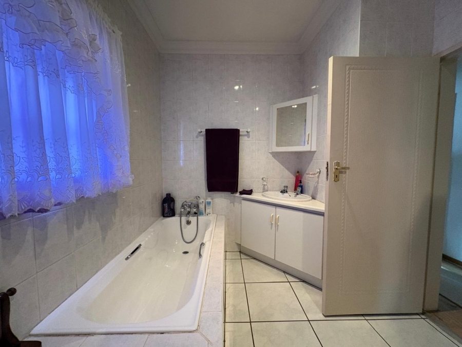 2 Bedroom Property for Sale in Three Rivers East Gauteng