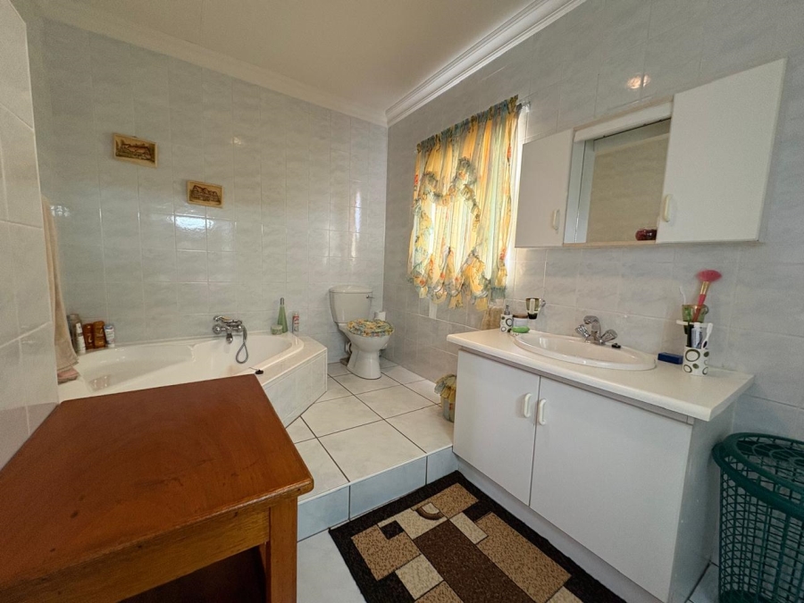 2 Bedroom Property for Sale in Three Rivers East Gauteng