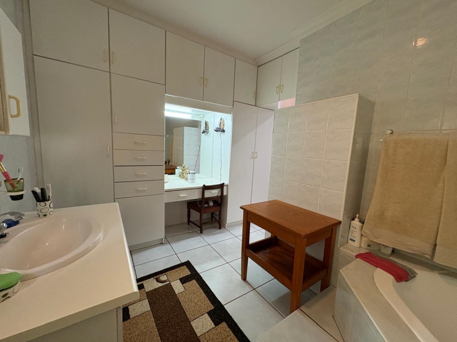 2 Bedroom Property for Sale in Three Rivers East Gauteng
