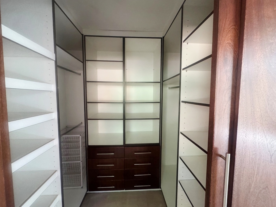To Let 4 Bedroom Property for Rent in Hyde Park Gauteng
