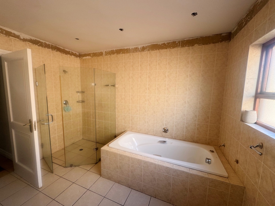 To Let 4 Bedroom Property for Rent in Hyde Park Gauteng