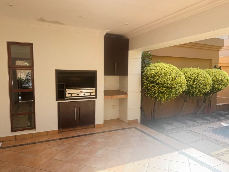 To Let 4 Bedroom Property for Rent in Hyde Park Gauteng