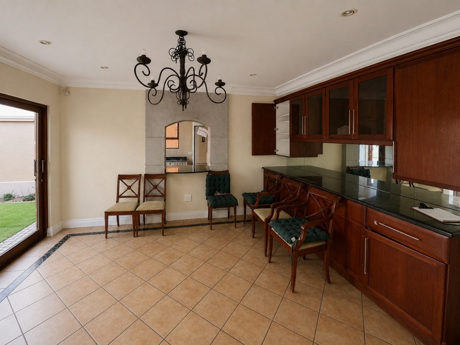 To Let 4 Bedroom Property for Rent in Hyde Park Gauteng