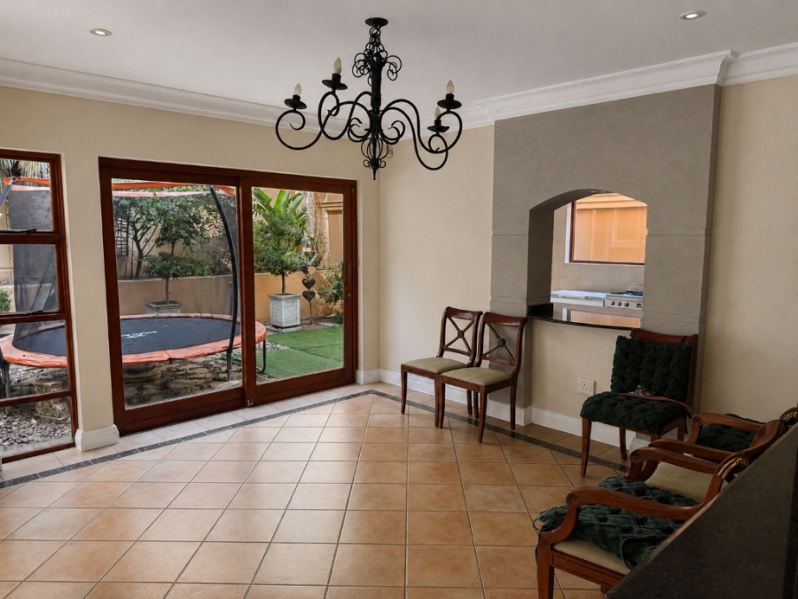 To Let 4 Bedroom Property for Rent in Hyde Park Gauteng