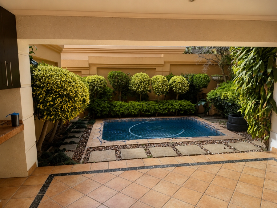 To Let 4 Bedroom Property for Rent in Hyde Park Gauteng