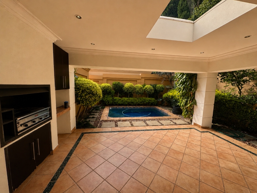 To Let 4 Bedroom Property for Rent in Hyde Park Gauteng