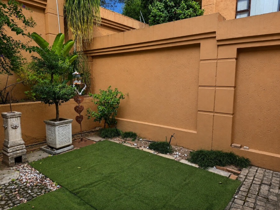 To Let 4 Bedroom Property for Rent in Hyde Park Gauteng