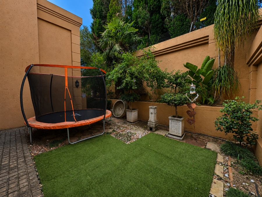 To Let 4 Bedroom Property for Rent in Hyde Park Gauteng