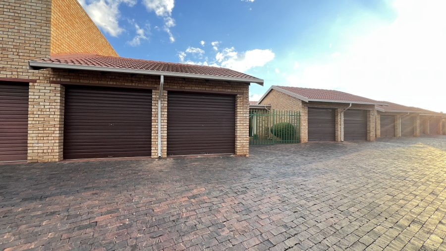 3 Bedroom Property for Sale in Noordheuwel Gauteng