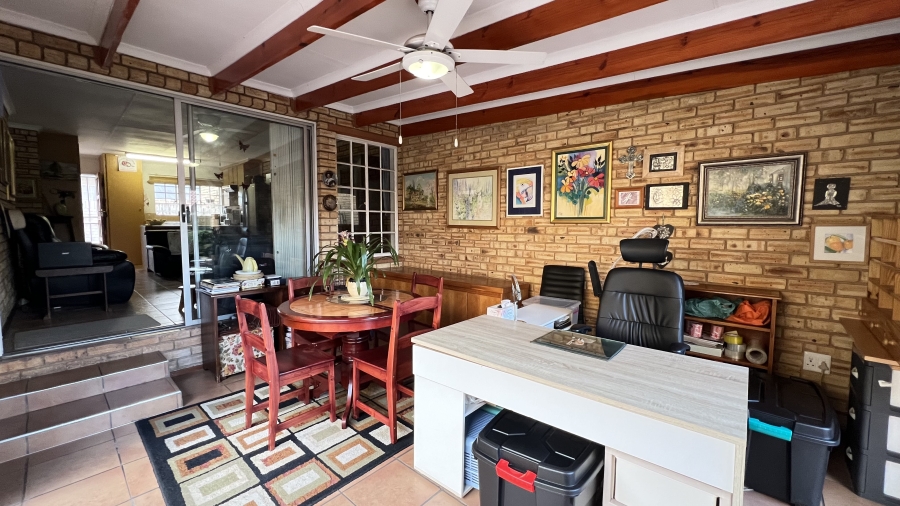 3 Bedroom Property for Sale in Noordheuwel Gauteng