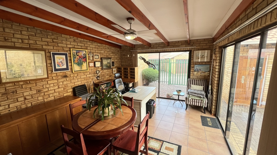 3 Bedroom Property for Sale in Noordheuwel Gauteng