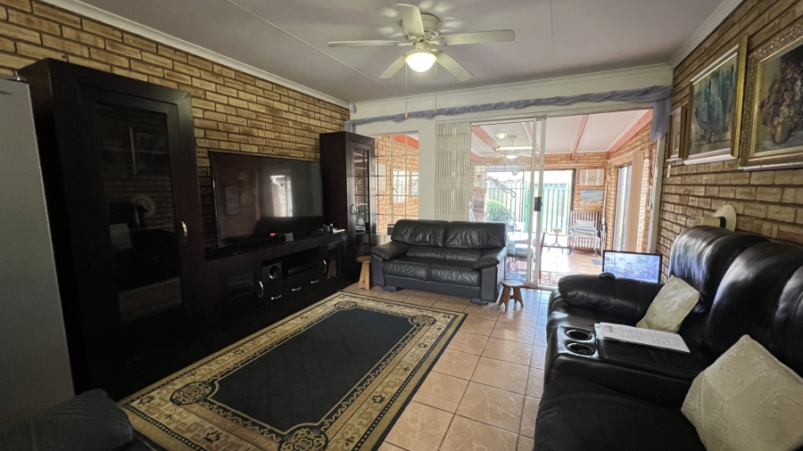 3 Bedroom Property for Sale in Noordheuwel Gauteng
