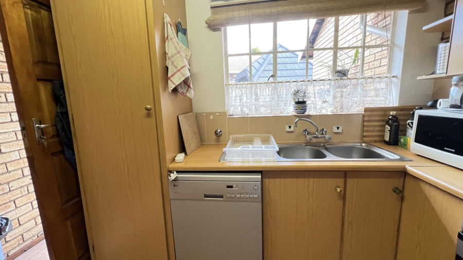 3 Bedroom Property for Sale in Noordheuwel Gauteng