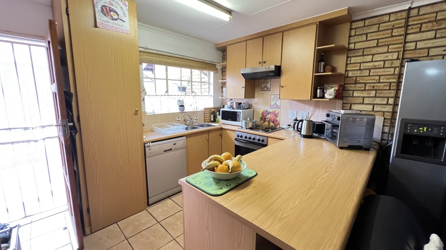 3 Bedroom Property for Sale in Noordheuwel Gauteng