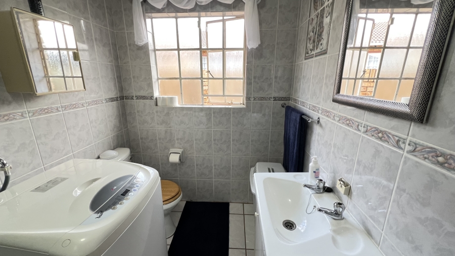 3 Bedroom Property for Sale in Noordheuwel Gauteng
