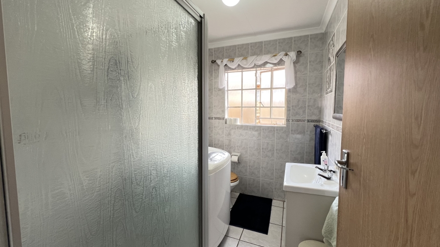 3 Bedroom Property for Sale in Noordheuwel Gauteng