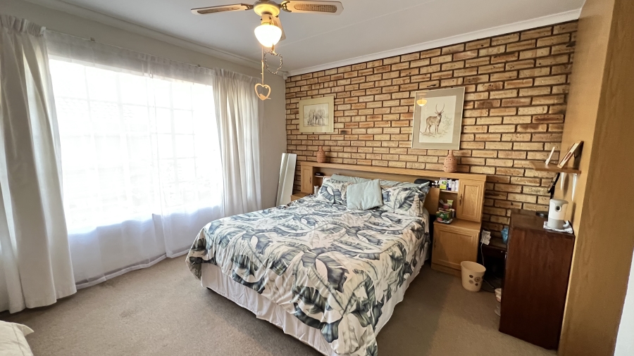 3 Bedroom Property for Sale in Noordheuwel Gauteng