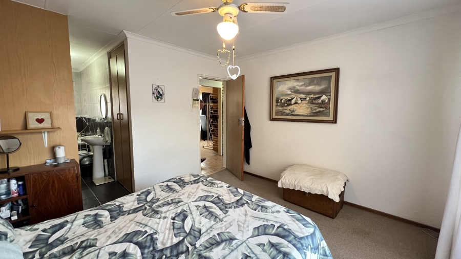 3 Bedroom Property for Sale in Noordheuwel Gauteng