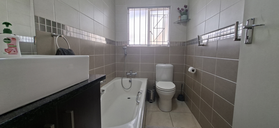 3 Bedroom Property for Sale in Rant En Dal Gauteng