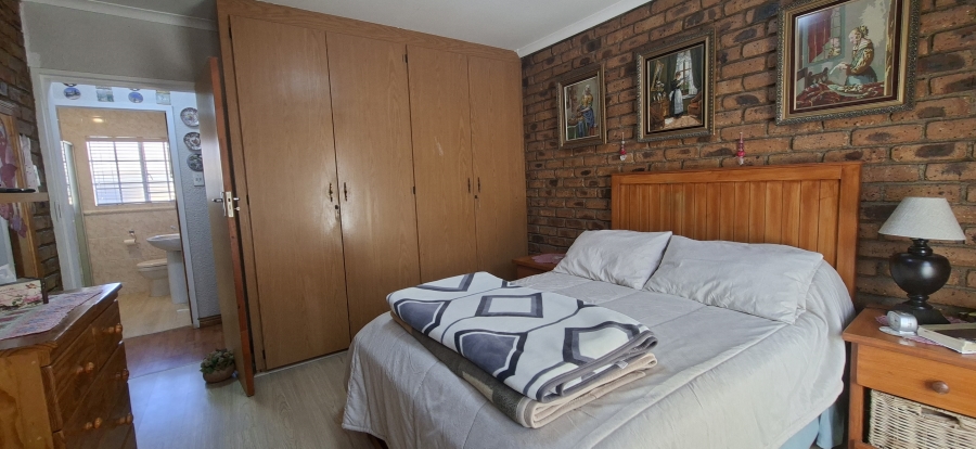 2 Bedroom Property for Sale in Krugersdorp North Gauteng