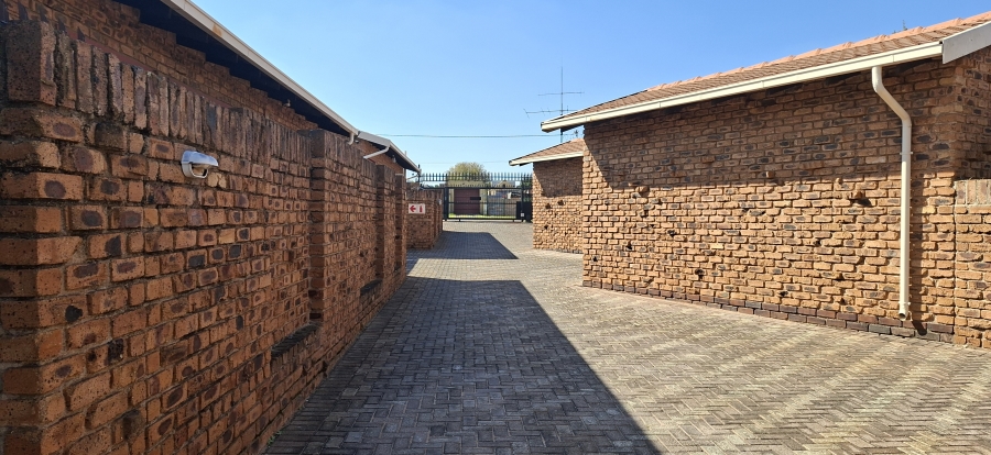 2 Bedroom Property for Sale in Krugersdorp North Gauteng