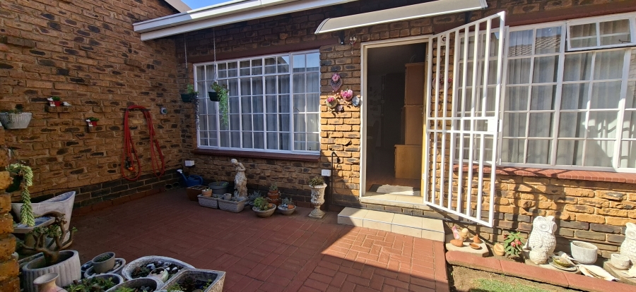 2 Bedroom Property for Sale in Krugersdorp North Gauteng