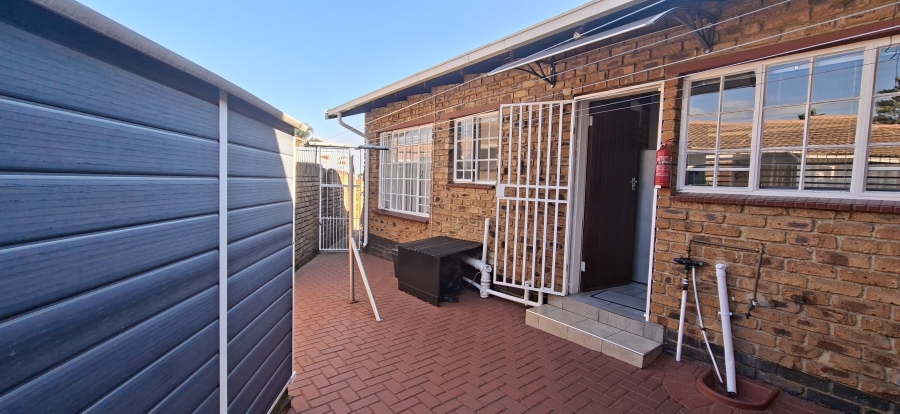 2 Bedroom Property for Sale in Krugersdorp North Gauteng