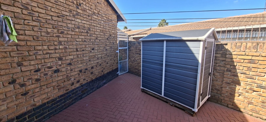 2 Bedroom Property for Sale in Krugersdorp North Gauteng