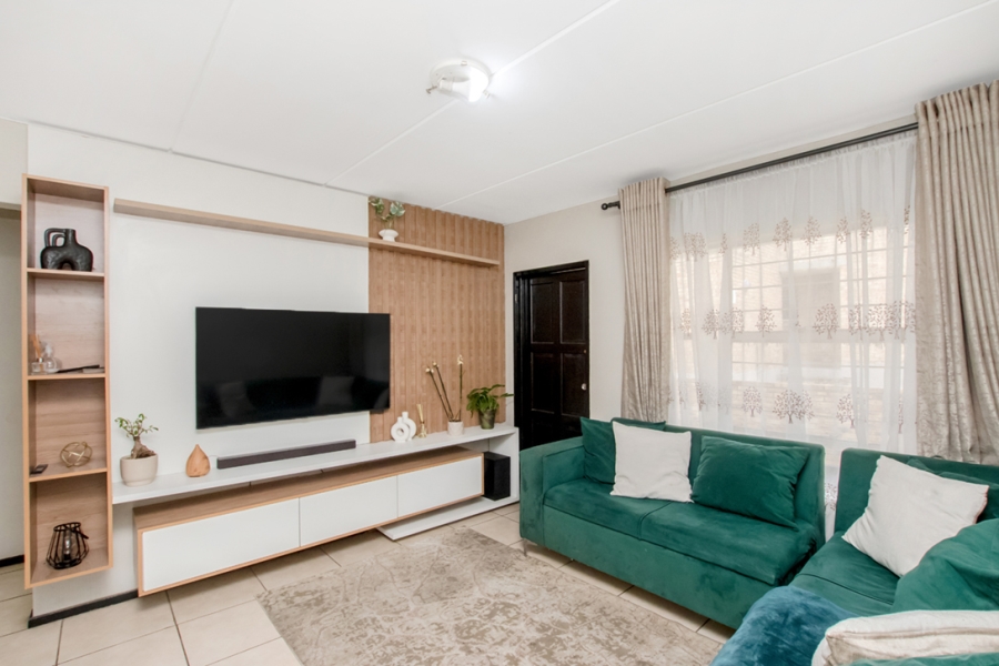 2 Bedroom Property for Sale in Honeypark Gauteng