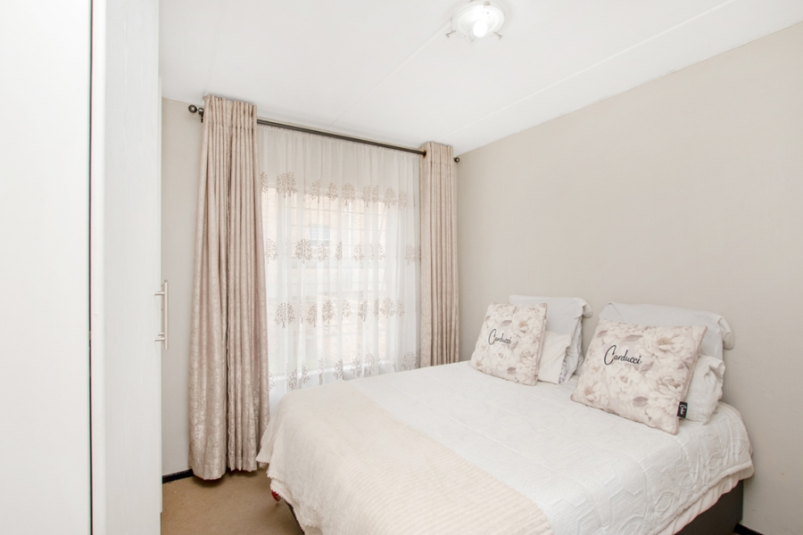 2 Bedroom Property for Sale in Honeypark Gauteng