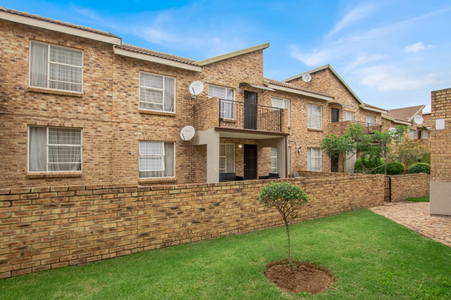 2 Bedroom Property for Sale in Honeypark Gauteng