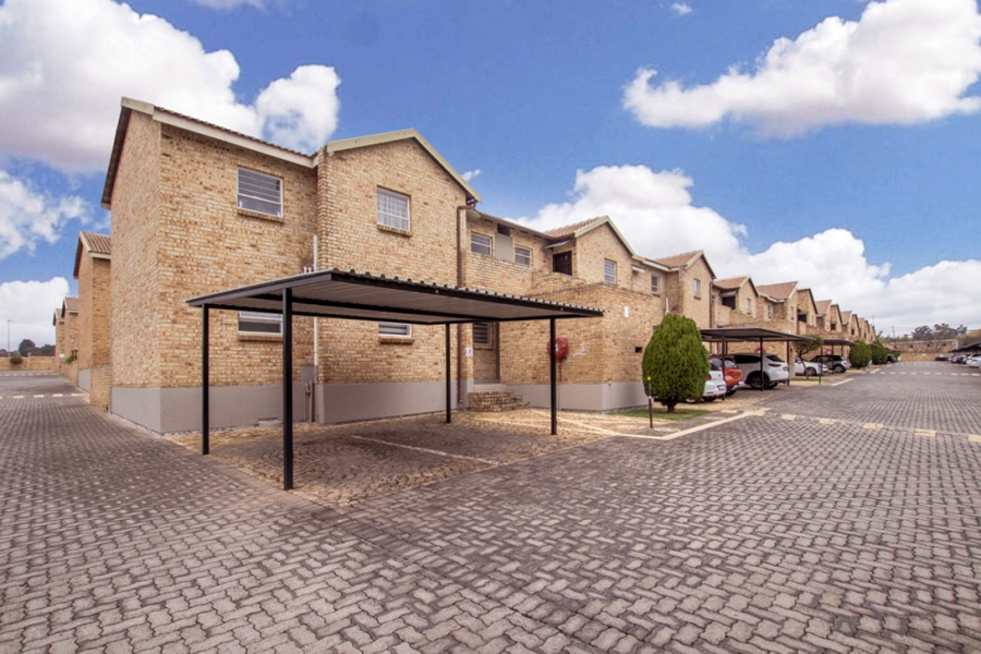 2 Bedroom Property for Sale in Honeypark Gauteng