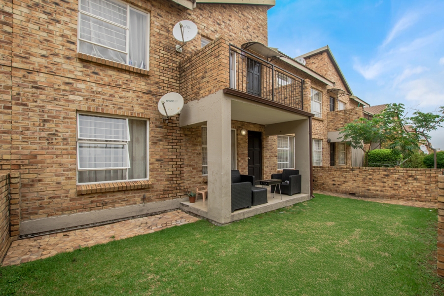 2 Bedroom Property for Sale in Honeypark Gauteng