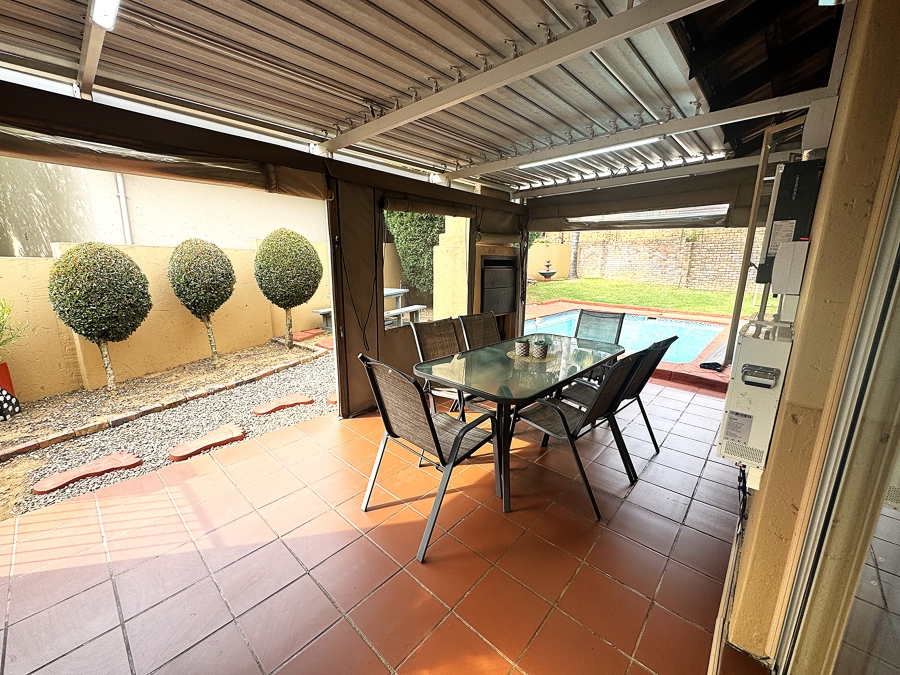 3 Bedroom Property for Sale in Thatchfield Estate Gauteng