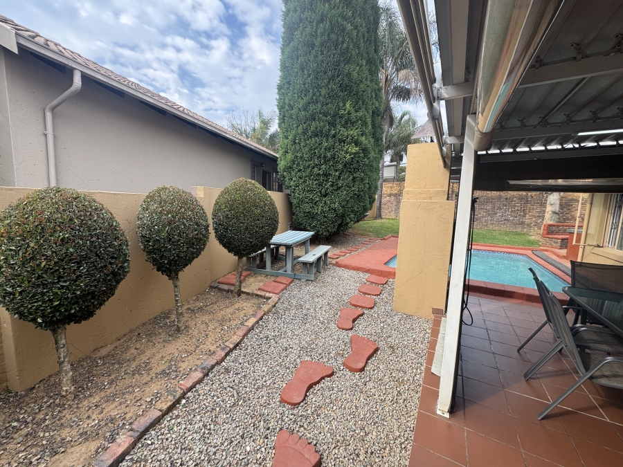 3 Bedroom Property for Sale in Thatchfield Estate Gauteng