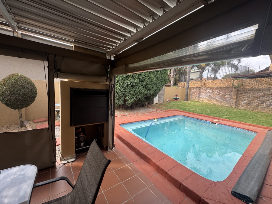 3 Bedroom Property for Sale in Thatchfield Estate Gauteng