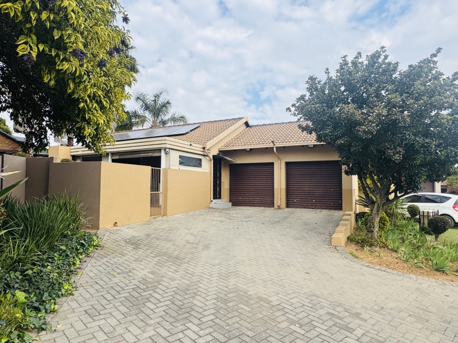 3 Bedroom Property for Sale in Thatchfield Estate Gauteng