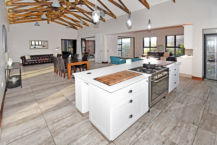 5 Bedroom Property for Sale in Copperleaf Estate Gauteng