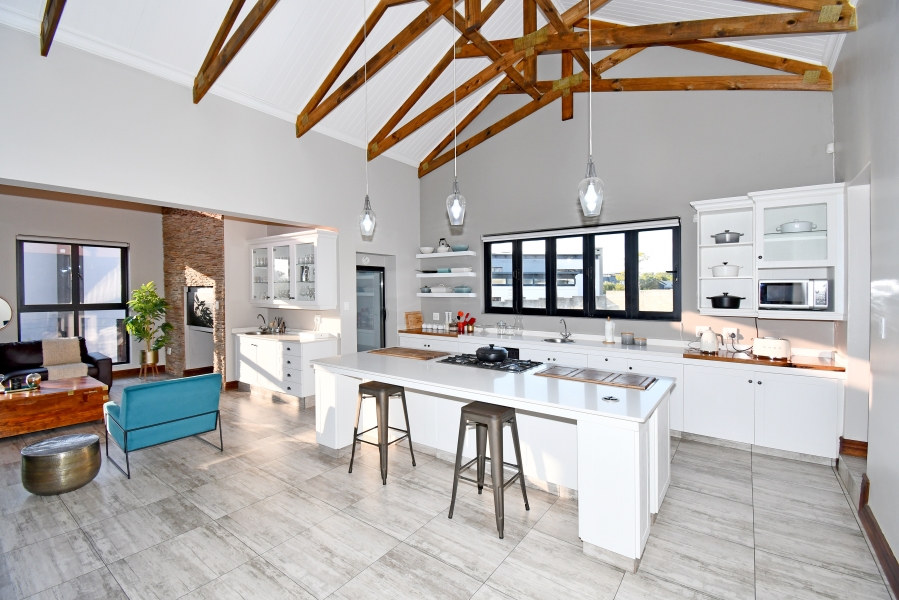 5 Bedroom Property for Sale in Copperleaf Estate Gauteng