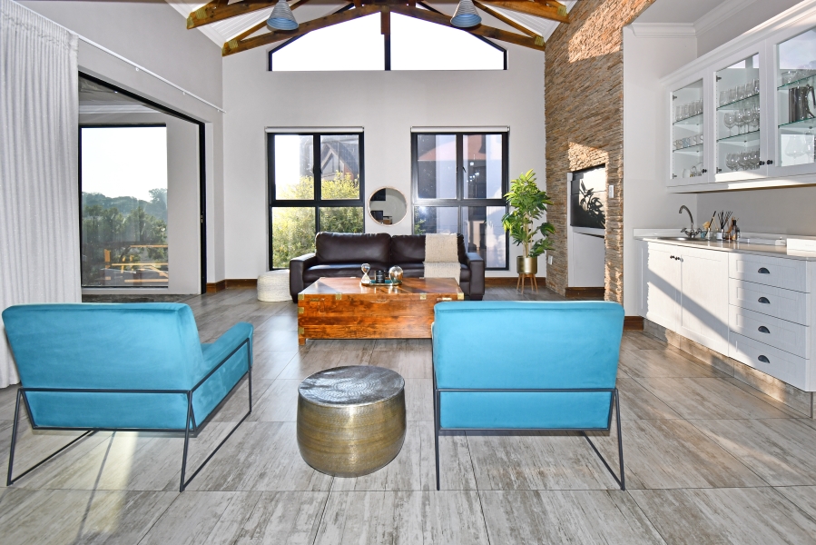 5 Bedroom Property for Sale in Copperleaf Estate Gauteng