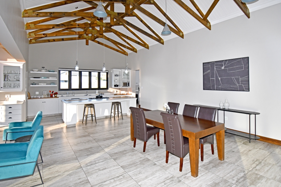 5 Bedroom Property for Sale in Copperleaf Estate Gauteng