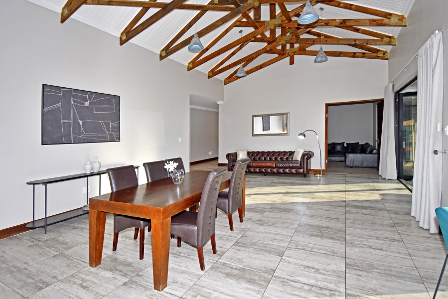 5 Bedroom Property for Sale in Copperleaf Estate Gauteng