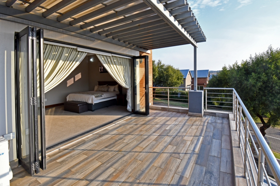 5 Bedroom Property for Sale in Copperleaf Estate Gauteng