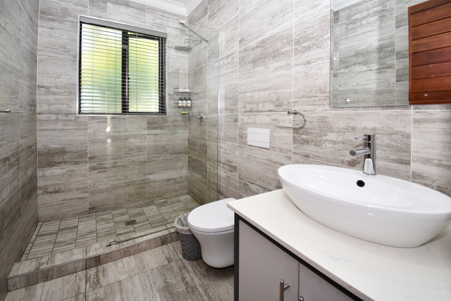5 Bedroom Property for Sale in Copperleaf Estate Gauteng
